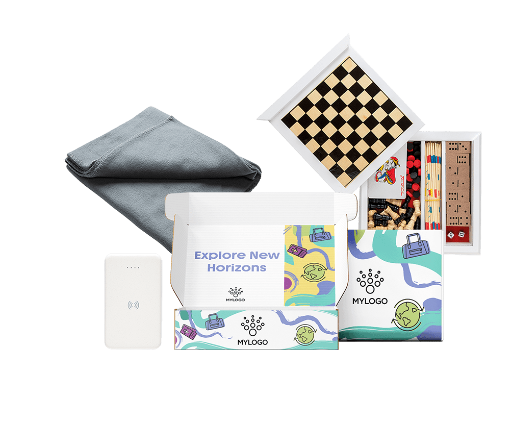 Kit corporativo con manta polar, cargador inalámbrico y set juegos de mesa personalizables para trabajo híbrido. Un regalo muy especial para Navidad